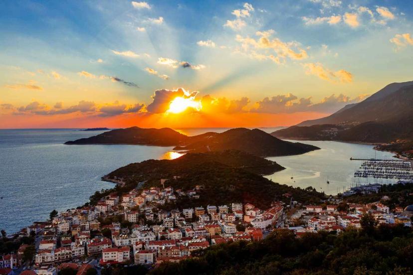 Romantik Günbatımı Turu: Özel Yatla Kaş Kıyılarında