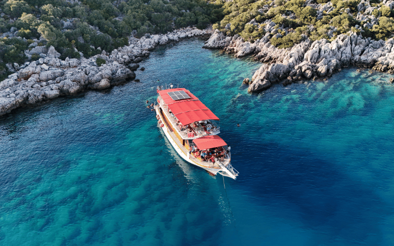 Yaz Rotalarınızı Planlayın: Kekova'da Tüm Günü Denizde Geçirme Rehberi