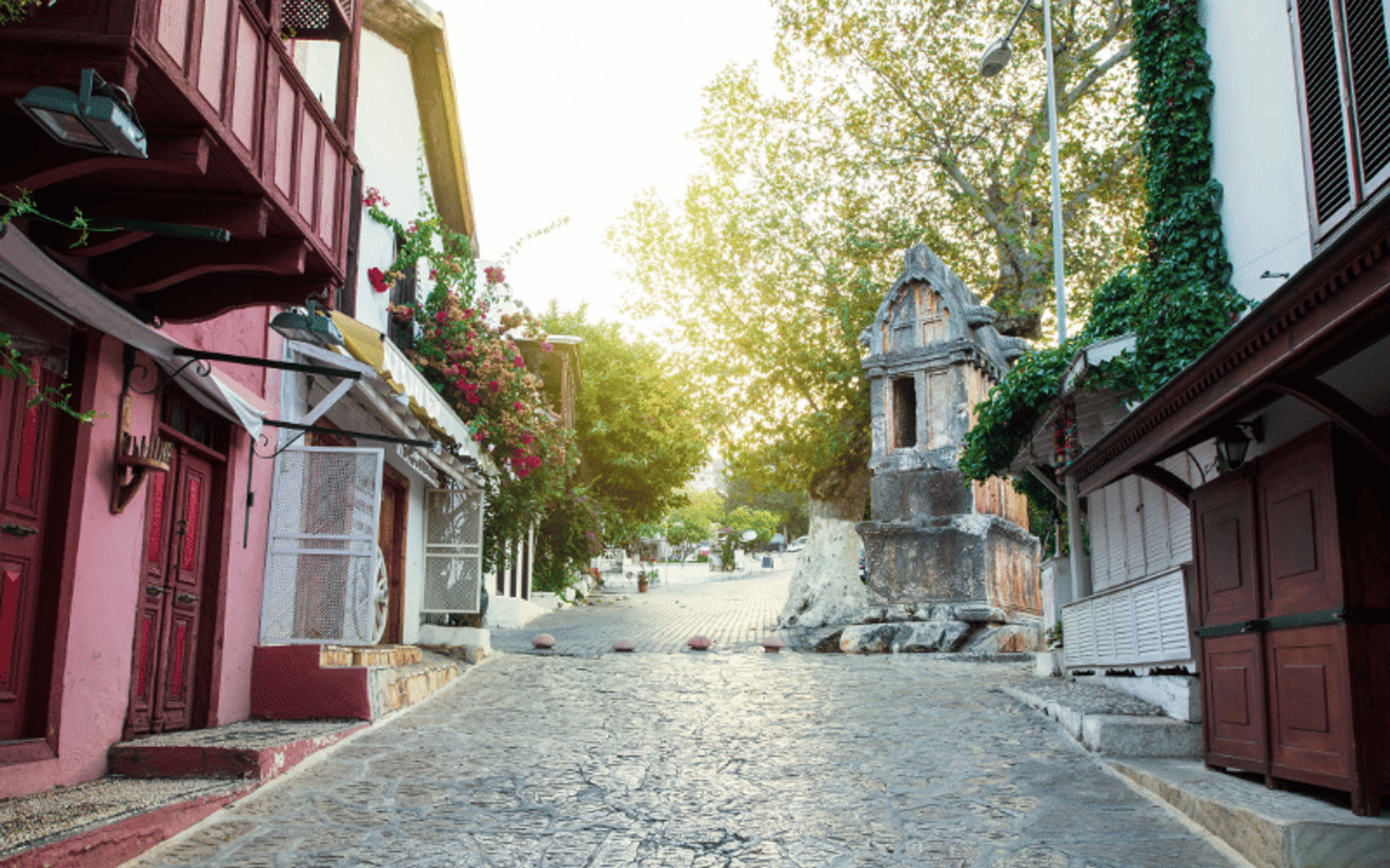 Uzunçarşı street