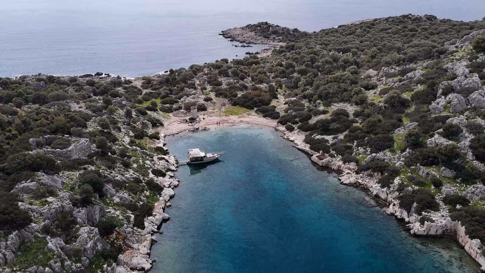 Demre’den Kekova’ya: Korsan Mağaraları ve Bizans Kalıntıları